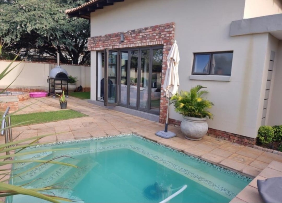 4 Bedroom Property for Sale in Wilkoppies North West